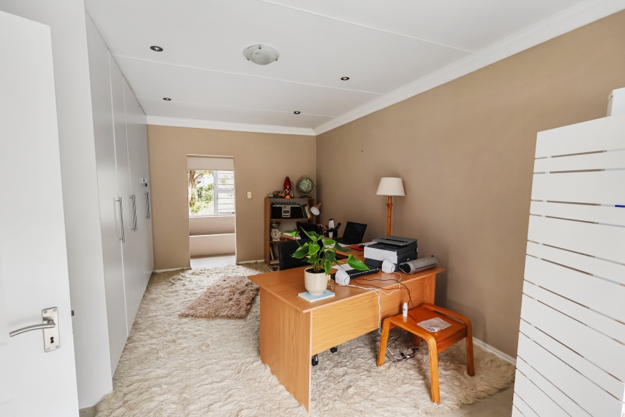 7 Bedroom Property for Sale in Nahoon Eastern Cape